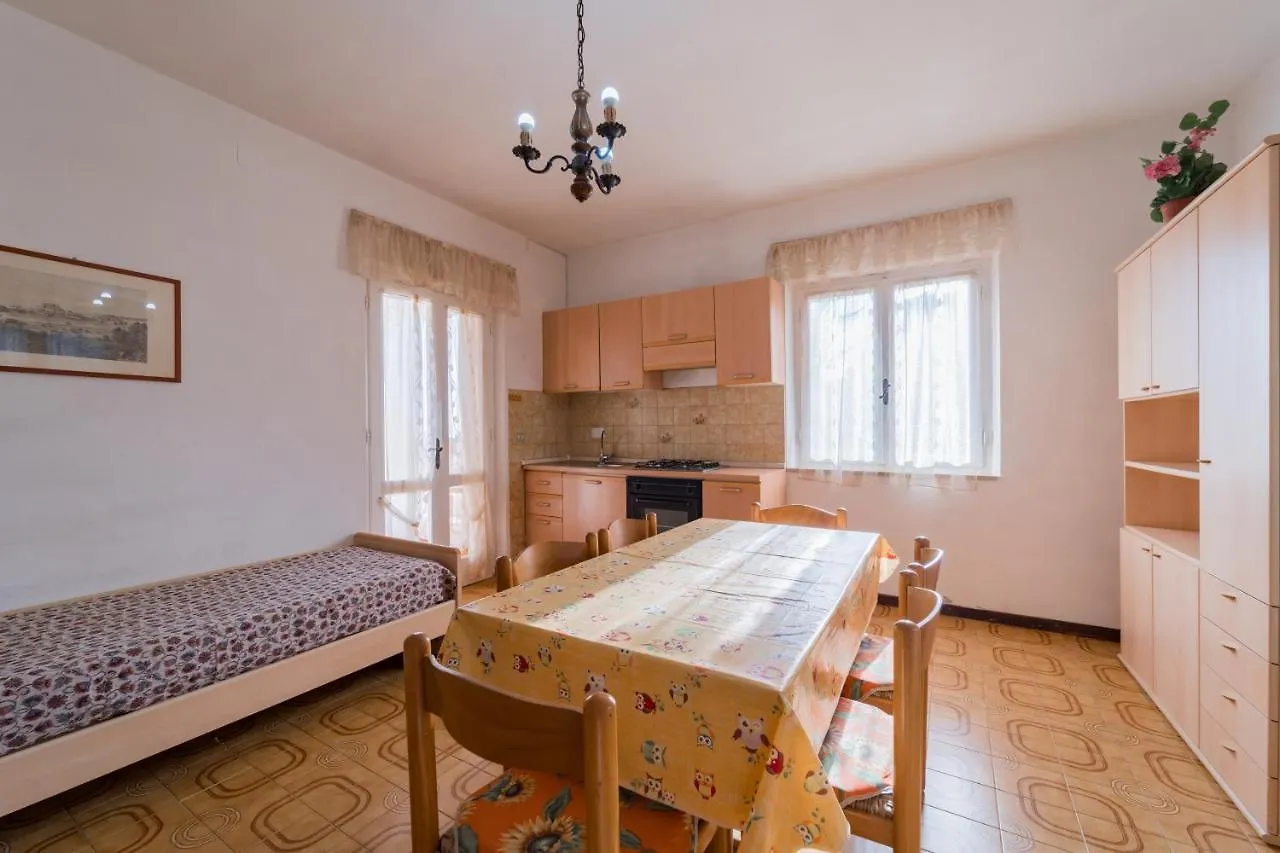 アパート Appartamenti Campo Al Pero - Goelba Casa Leonardi イタリア