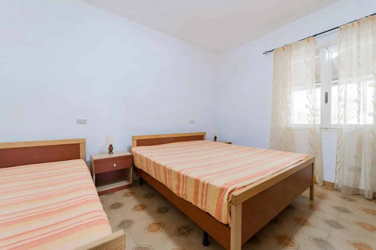 Appartamenti Campo Al Pero - Goelba Casa Leonardi 0*,  イタリア